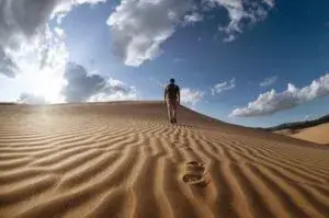 Dunas de Samalayuca en Chihuahua con turismo extremo, sandboarding y experiencias en el desierto impulsando economía local