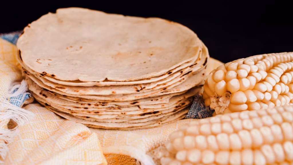 Venta de tortilla de maíz en tortillería local de Chihuahua reflejando el aumento en el precio de tortilla en Chihuahua durante 2026