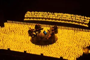 Candlelight Chihuahua con concierto íntimo a la luz de velas y música en vivo que crea una experiencia sensorial única