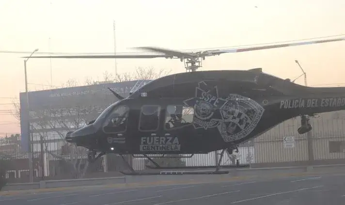 Mujer embarazada trasladada en helicóptero tras accidente carretero en Chihuahua