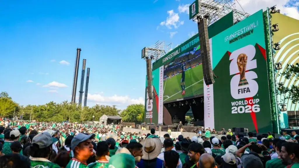 Material promocional y actividades del Mundial impulsadas por el gobierno de Monterrey como parte del Regio Fest.
