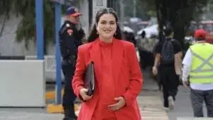 Andrea Chávez durante un evento público tras responder al respaldo del PVEM hacia Cruz Pérez Cuéllar.